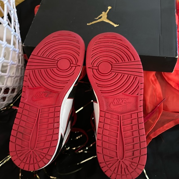 SOLD‼️🗯️🖤JORDAN 1 RETRO ❣️BLOODLINE❣️ - Picture 6 of 6
